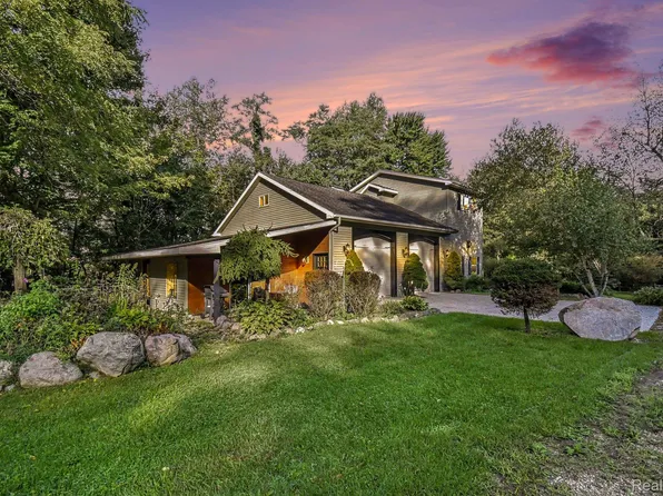 11162 Scipio Hwy, Vermontville, MI 49096