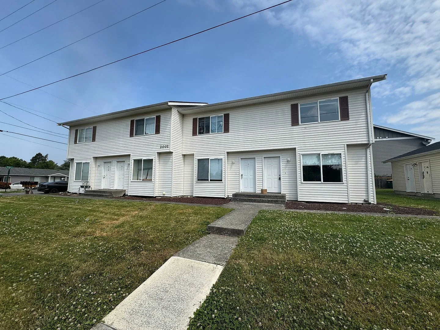 2 Bed 1.5 Bath Unit! Move In Special! — Photo 2