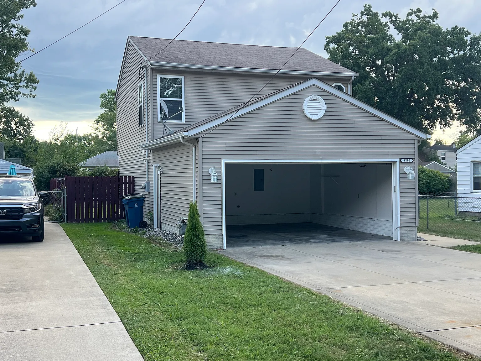 3 bed, 1365 sqft, $2,250 — Photo 2