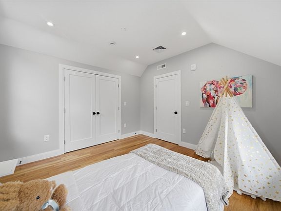 3rd image of 174 Walnut St #2