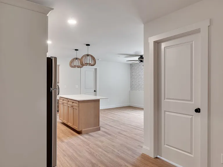 36 Pawling Ave #202 — Photo 5