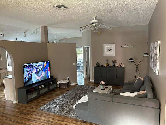 Spacious living room.