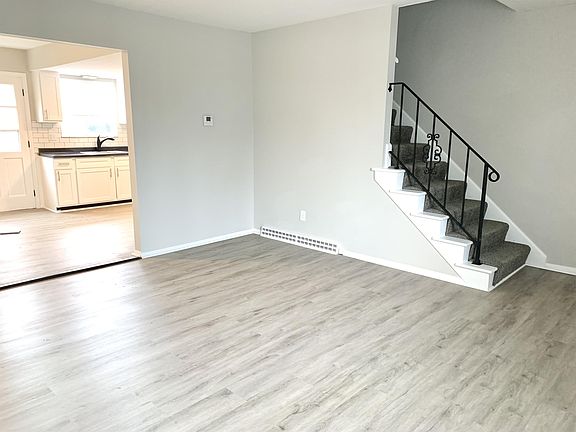 5th image of 617 Edwards Ave