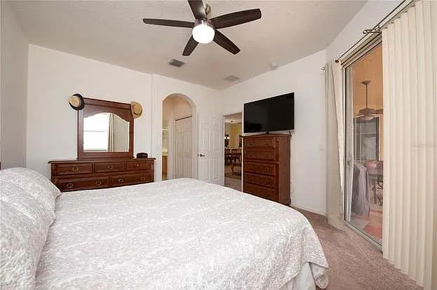 2920 Willow Creek Ln — Photo 39