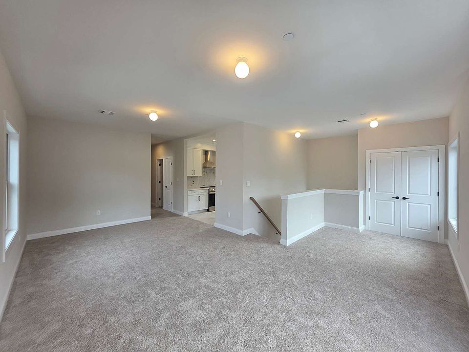 2nd image of 228 Sinclair Ave #2