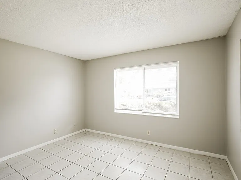 7710 SW 6th St — Photo 14