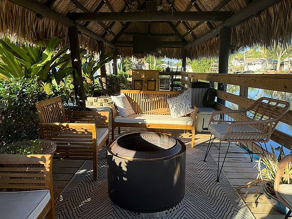 Tiki lounge area