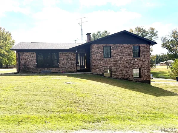 701 S Ridge Ave, Steeleville, IL 62288