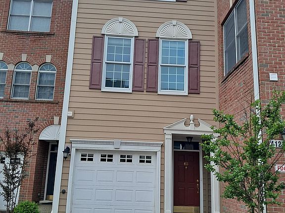 2nd image of 411 Newburgh Ct #411