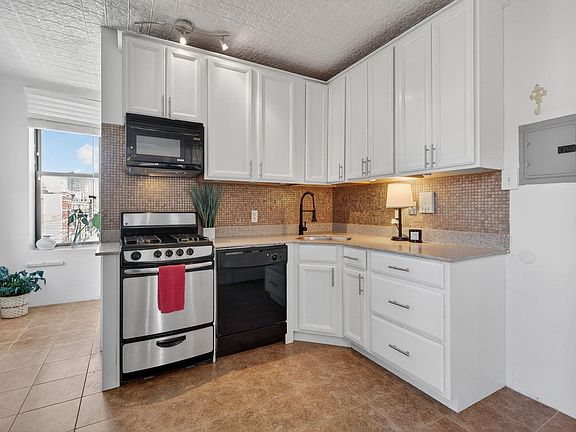 4th image of 133 Madison St APT 4L