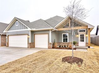 10817 NW 27th St, Yukon, OK 73099