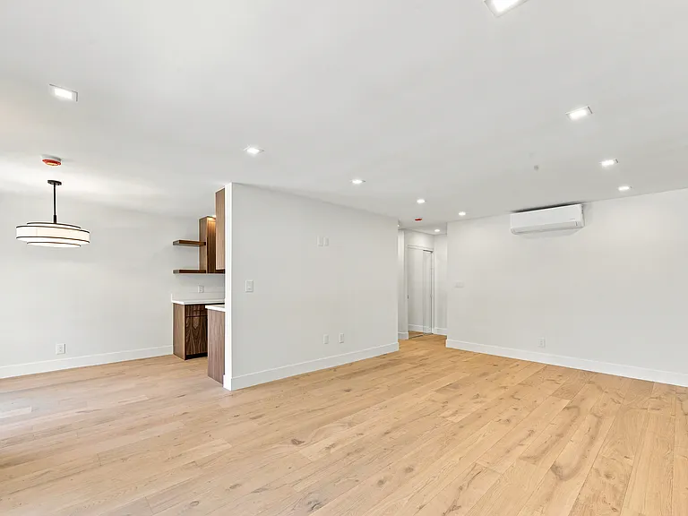 1228 Euclid St #1 — Photo 6