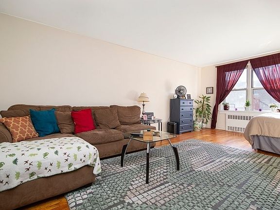 2nd image of 6707 Yellowstone Blvd APT 6C