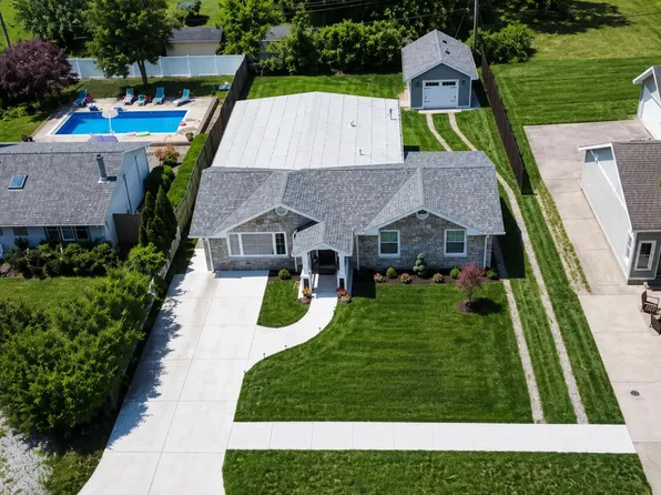 340 N Berrien St, New Buffalo, MI 49117