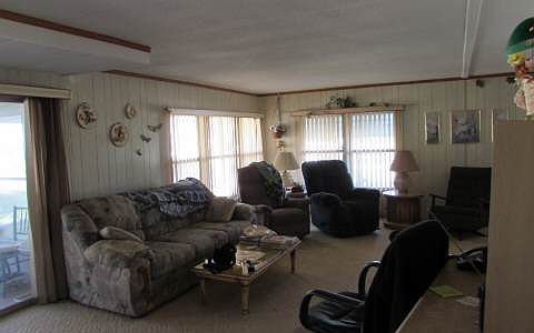 3rd image of 36 Venetian Pkwy
