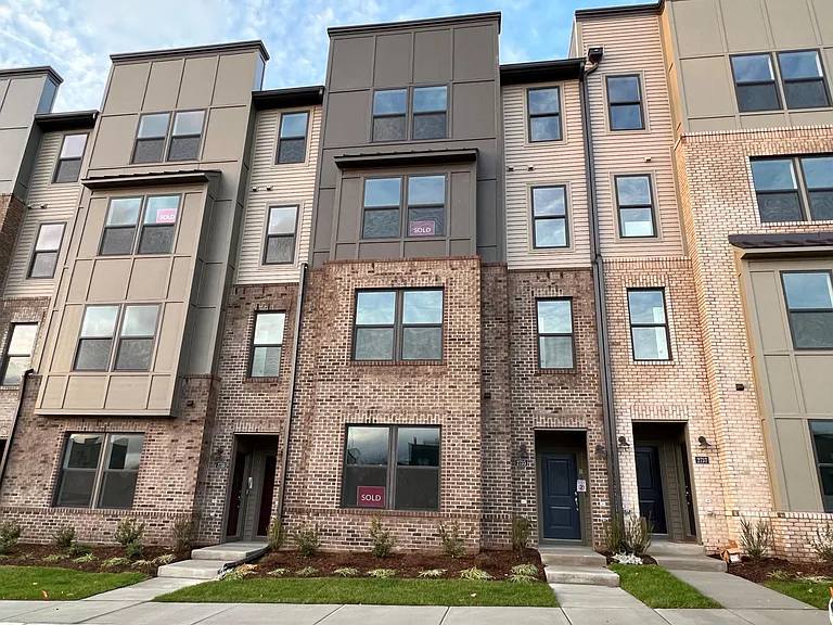 2735 Saint Elias Dr #B — Photo 1