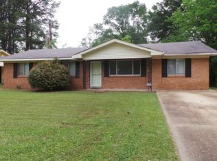 427 Winterset Dr, Columbus, MS 39702