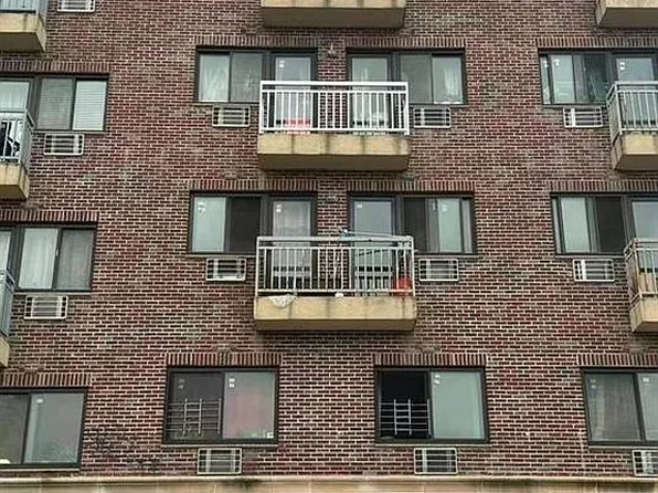 84-09 Queens Blvd #4B, Elmhurst, NY 11373