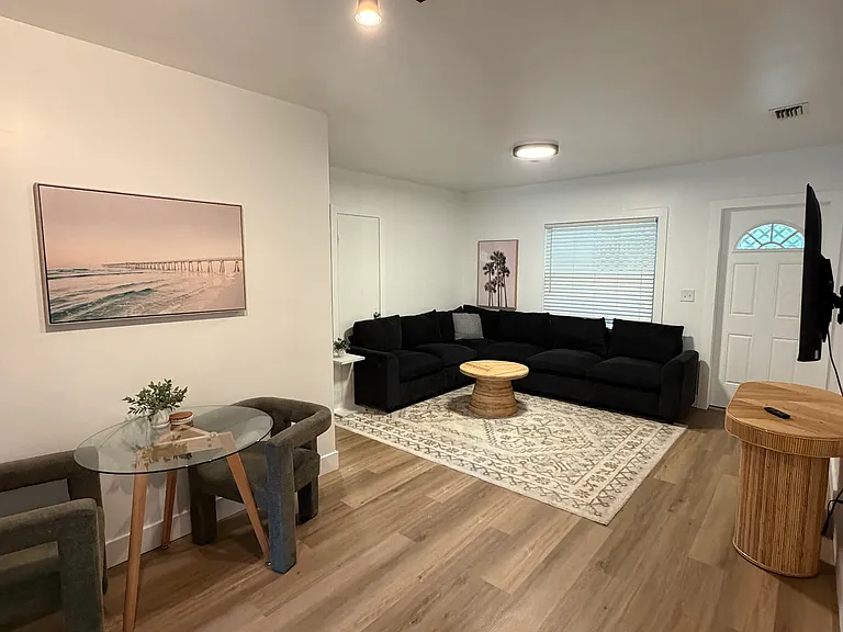 206 S Highland Ave #A — Photo 2