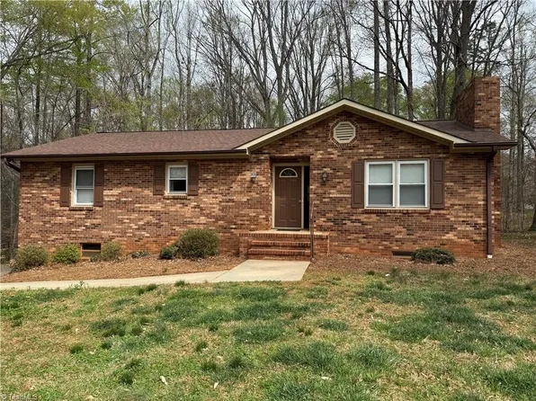 3610 Shady Acres Ln, Winston Salem, NC 27127