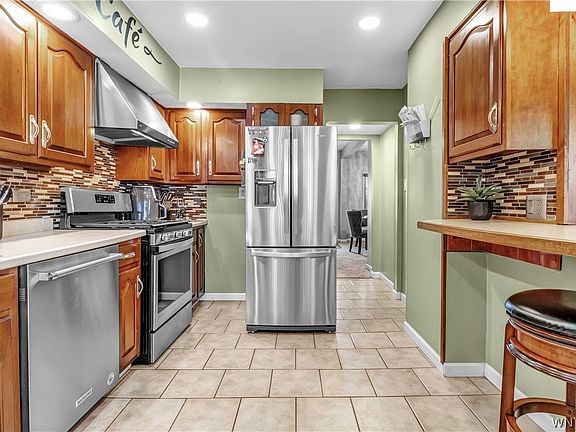 4th image of 75 Norman Ave