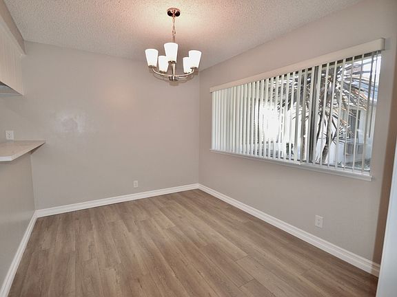 5th image of 1425 E Chapman Ave