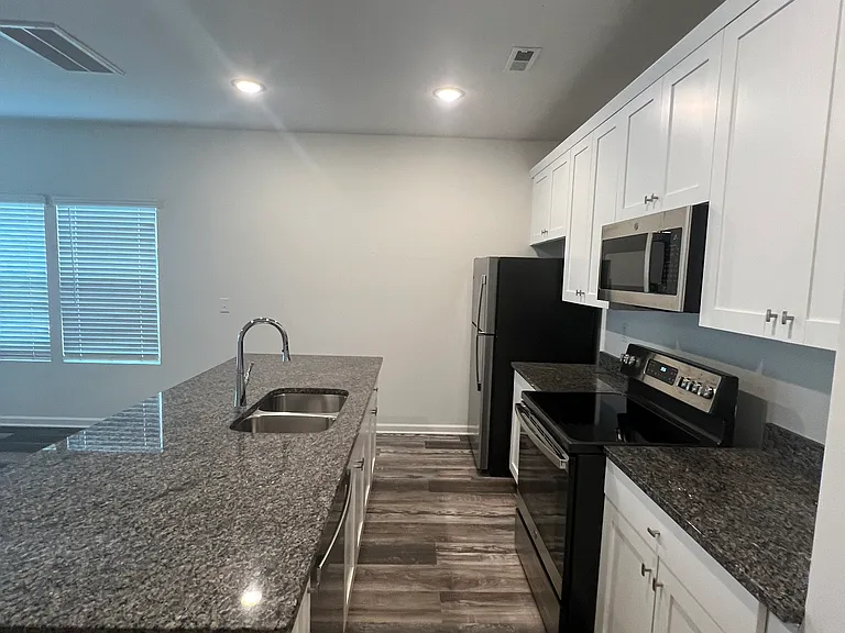 120A Fosters Glen Pl #120A — Photo 6