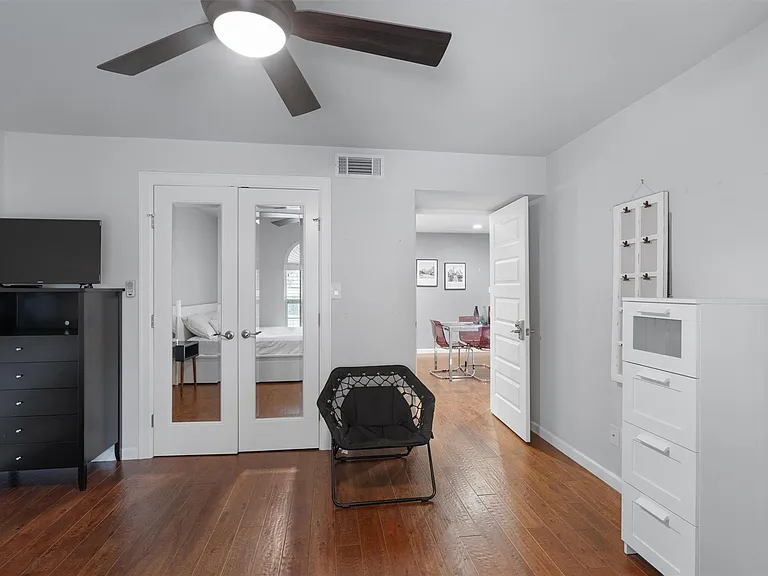 3110 Red River St #C-304 — Photo 11