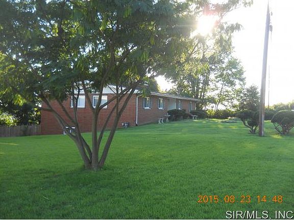 3rd image of 380 Vaughn Dr