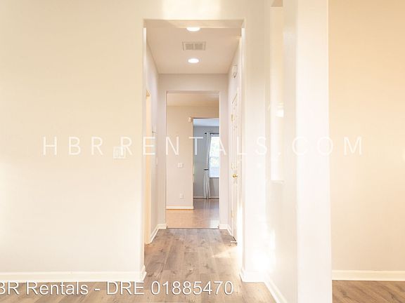 3rd image of 2839 Jackson Ave