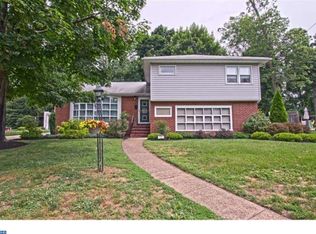 20 Abernethy Dr, Trenton, NJ 08618