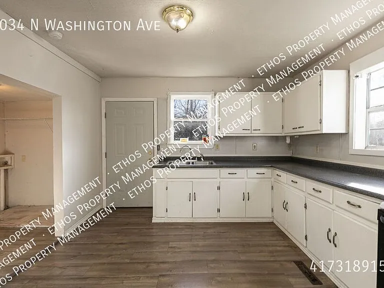 2034 N Washington Ave — Photo 5