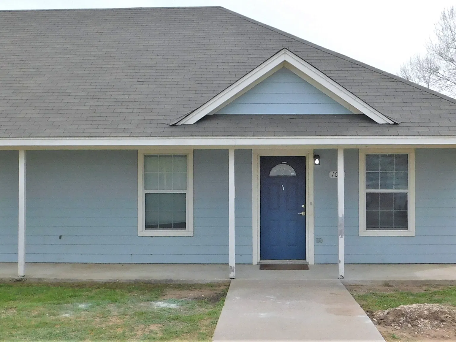 3 bed, 1076 sqft, $1,375 — Photo 1