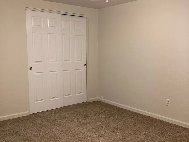 3804 S Cascade St — Photo 2
