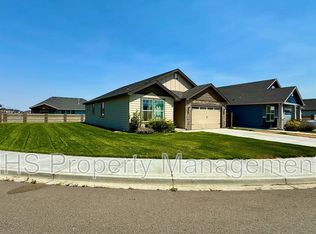 8412 Ballard Loop, West Richland, WA 99353