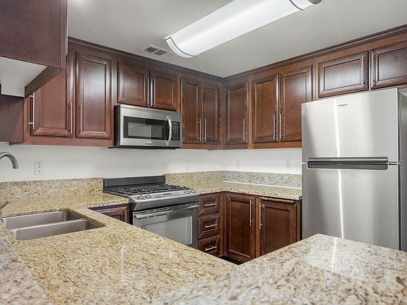 5th image of 11925 Kling St APT 409