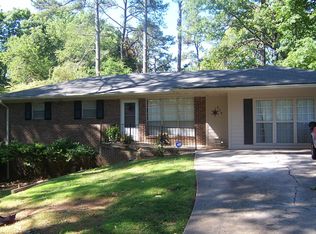 458 Stonewood Dr, Stone Mountain, GA 30087