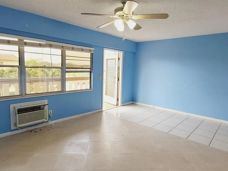 534 Mansfield M #534 — Photo 2