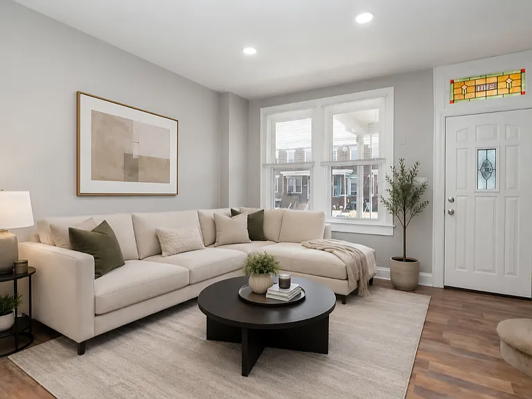 2811 Mayfield Ave — Photo 2