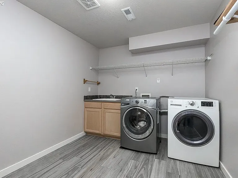 7704 SW Cresmoor Dr — Photo 34
