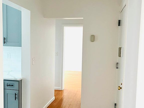 5th image of 4148 40th St APT C6