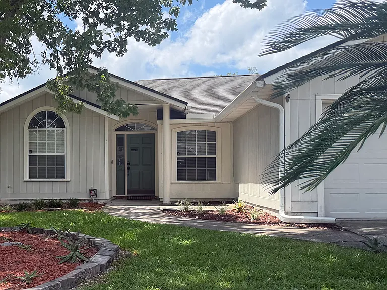 8162 Boonesborough Trl — Photo 1