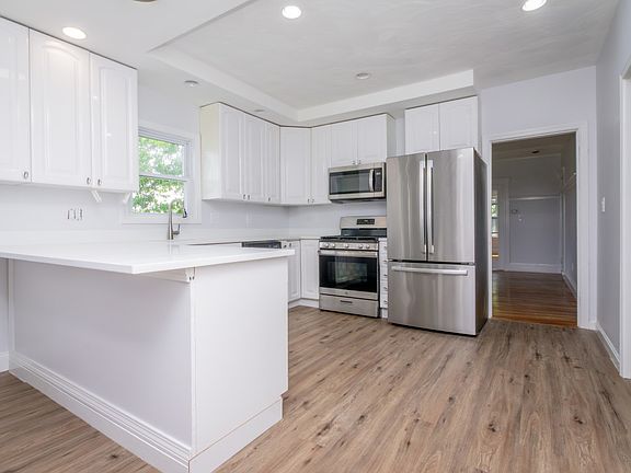 5th image of 391 Mountain Ave #1