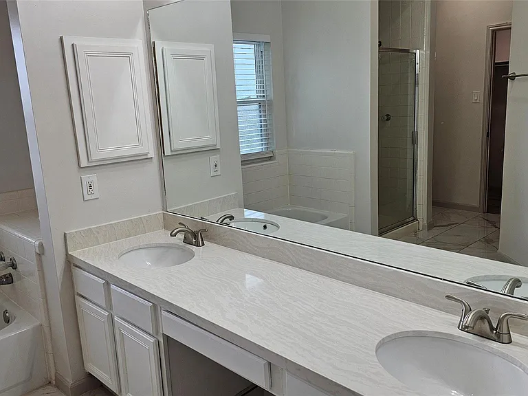 23510 Stratsborough Dr — Photo 29