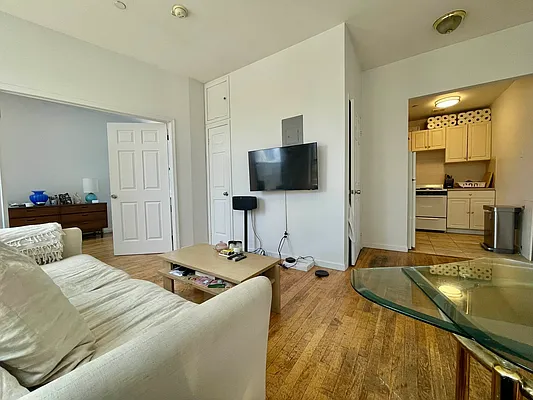 Rented by J Misrahi Realty Corp | media 21