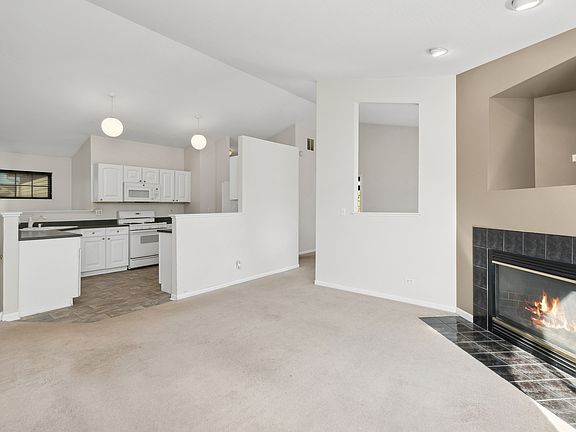 3rd image of 235 Courtland Dr Unit B