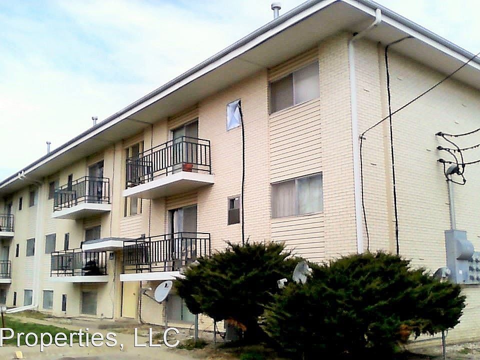 1st image of 2035 J St #1