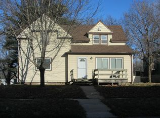 304 E 9th St, Cedar Falls, IA 50613