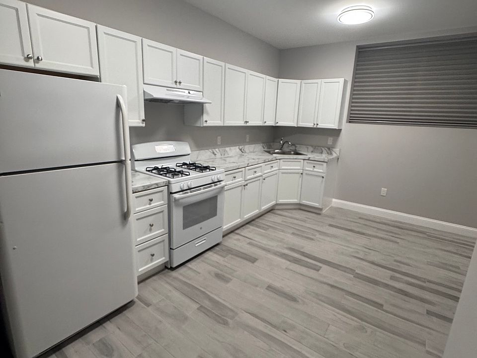 1st image of 493 Butler Blvd #1