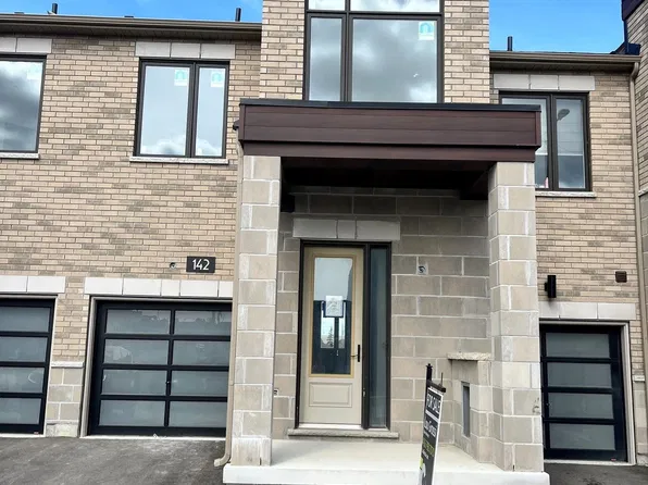 142 Mumbai Dr, Toronto, ON L3S 0G5